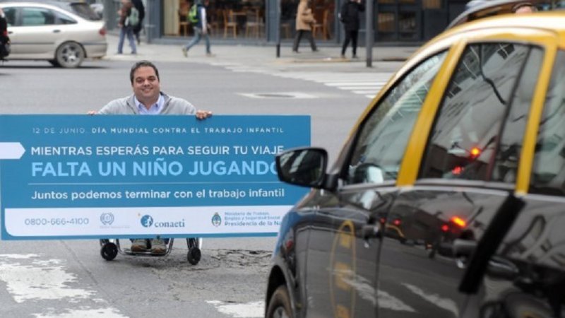 Si pierde el juicio laboral, Triaca debería pagar un millón y medio de pesos