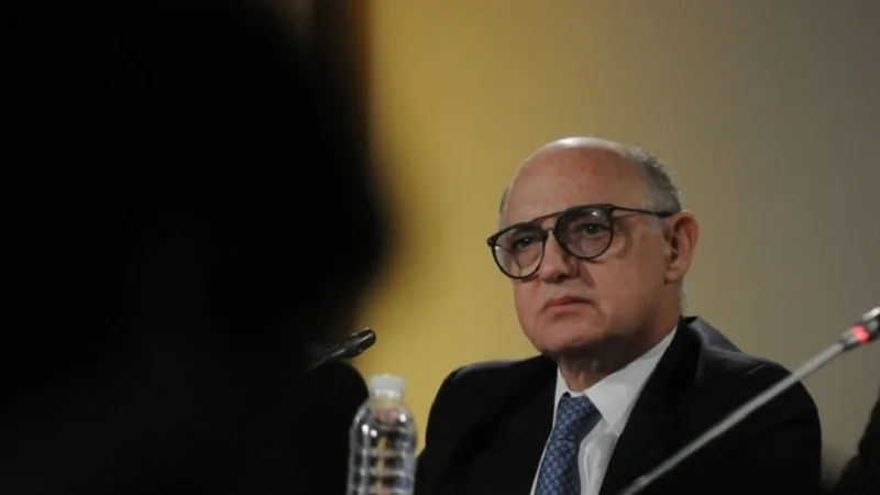 Operan a Héctor Timerman, tras no poder viajar a Estados Unidos