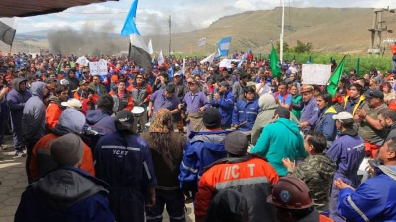 Suspenden momentáneamente los despidos en Río Turbio