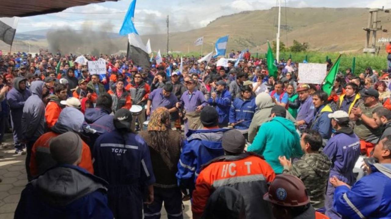 Suspenden momentáneamente los despidos en Río Turbio