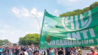 INTI: Trabajadores toman la planta por el despido de 250 trabajadores INTI: Trabajadores toman la planta por el despido de 250 trabajadores