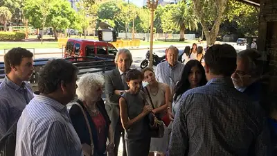 Las Madres de Plaza de Mayo impidieron un allanamiento en su sede Las Madres de Plaza de Mayo impidieron un allanamiento en su sede
