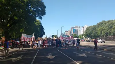 Despidos: Jornada de protestas de trabajadores del Posadas y el INTI Despidos: Jornada de protestas de trabajadores del Posadas y el INTI