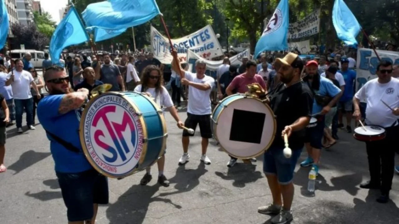 Cadáveres apilados, plazas sucias y sin controles de alcoholemia: Mar del Plata en crisis por conflicto municipal