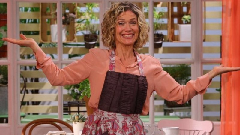 Maru Botana se "colgó" de la luz y la indignación llegó a las redes sociales