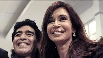 El contundente mensaje de apoyo de Diego Maradona a Cristina Kirchner: "Peronista hasta los huevos" El contundente mensaje de apoyo de Diego Maradona a Cristina Kirchner: "Peronista hasta los huevos"