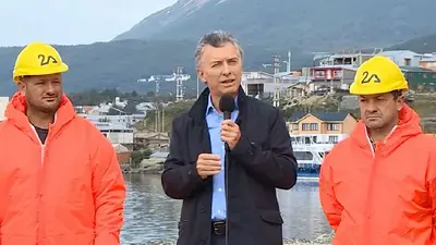 Tras 23 días de vacaciones, Macri le pidió a los argentinos "trabajar mucho" Tras 23 días de vacaciones, Macri le pidió a los argentinos "trabajar mucho"