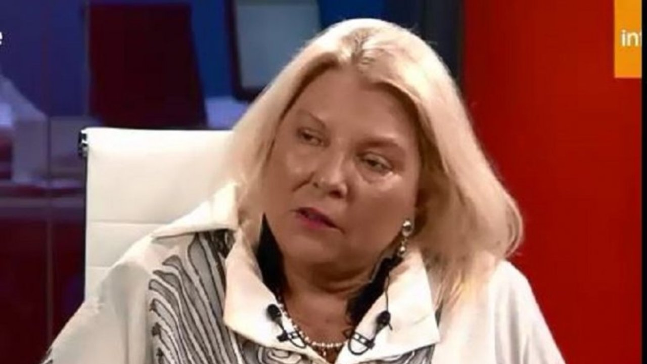 Para Elisa Carrió, "Mauricio Macri no tiene recursos lingüísticos porque es ingeniero"