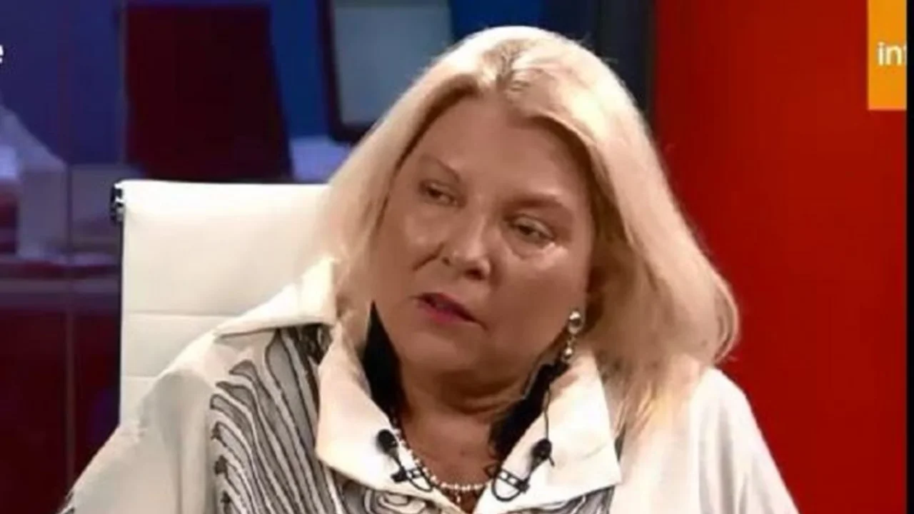 Para Elisa Carrió, "Mauricio Macri no tiene recursos lingüísticos porque es ingeniero"