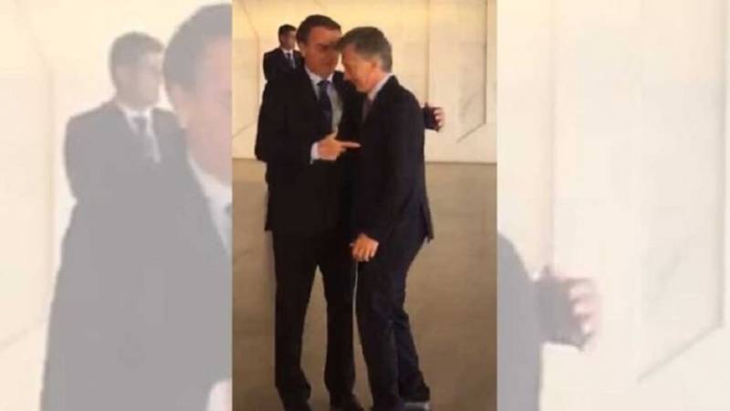 Brasil: El particular saludo de Bolsonaro a Macri