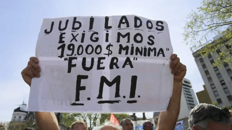 El FMI sugiere menos jubilaciones y aumentar la edad jubilatoria