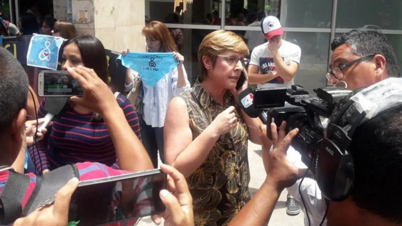 Jujuy: Finalmente, obligaron a parir a la niña de 12 años violada y darán la beba en adopción