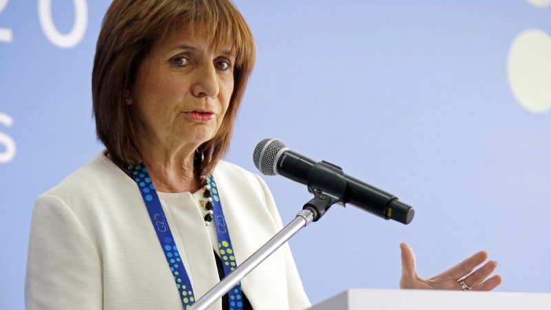 Ley anti barras: Patricia Bullrich cede ante Elisa Carrió y pone en riesgo a funcionarios del PRO