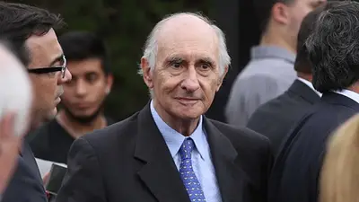 Para Clarín, De la Rúa fue "un presidente ajeno a la corrupción" Para Clarín, De la Rúa fue "un presidente ajeno a la corrupción"