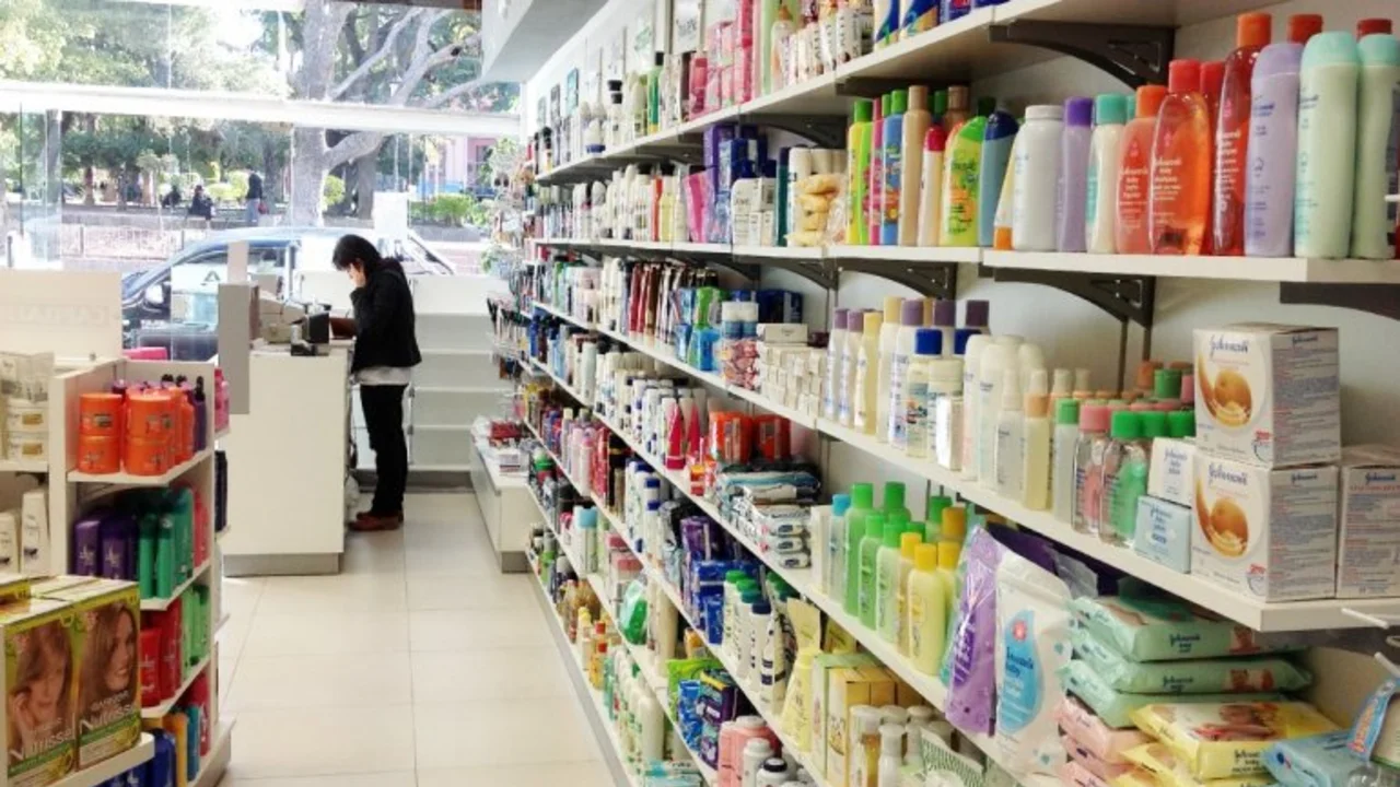 La ANMAT prohibió 43 productos de los cuales 11 son para chicos