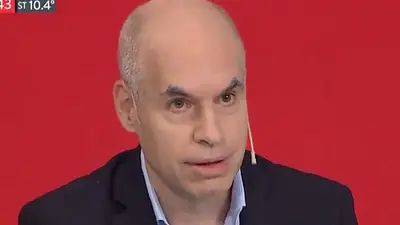 Vecinos y maestros repudiaron en la cara a Horacio Rodríguez Larreta por el cierre de escuelas nocturnas Vecinos y maestros repudiaron en la cara a Horacio Rodríguez Larreta por el cierre de escuelas nocturnas