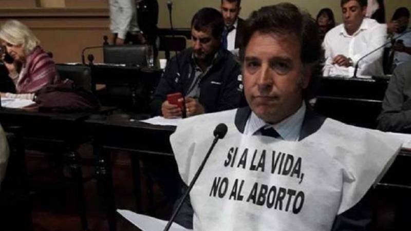 Salta: diputado de Cambiemos denunció a una joven por un meme