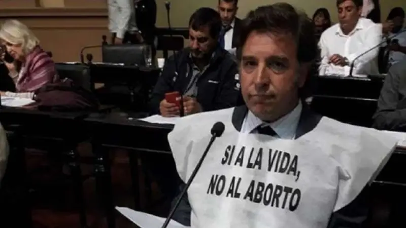 Salta: diputado de Cambiemos denunció a una joven por un meme