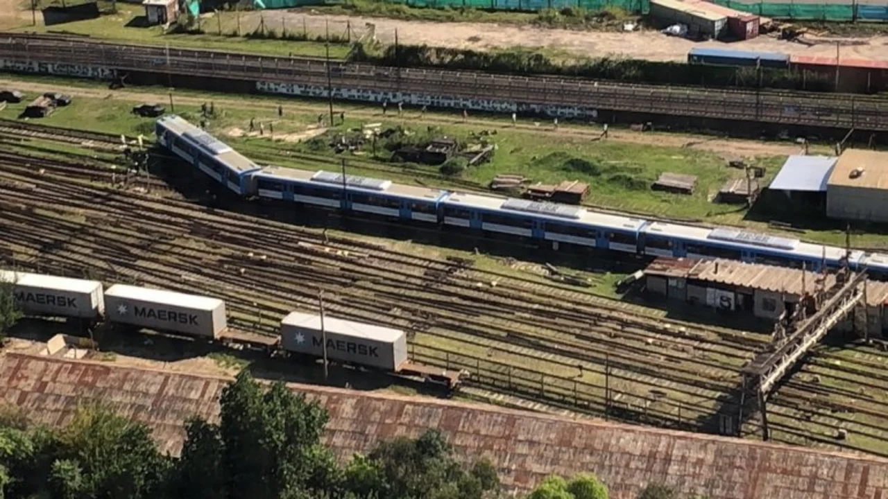 Retiro: descarriló un tren del ramal Mitre cuando llegaba a la estación