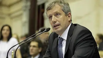 Emilio Monzó salió a diferenciarse de Macri y Marcos Peña y pidió "examinar los fracasos" Emilio Monzó salió a diferenciarse de Macri y Marcos Peña y pidió "examinar los fracasos"