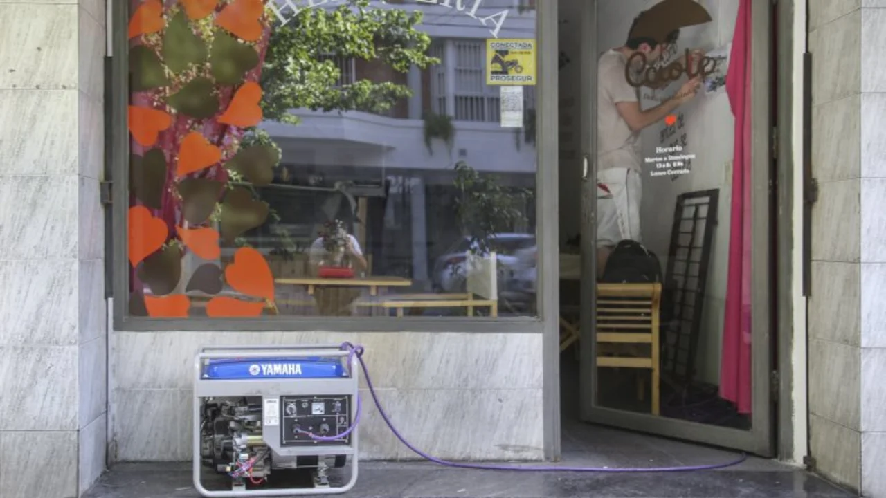 Cortes de luz: con calor y tarifazo, casi 500 mil usuarios no tuvieron servicio