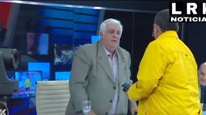 Escándalo: Alberto Samid casi se va a las piñas con Alfredo Olmedo en Crónica TV