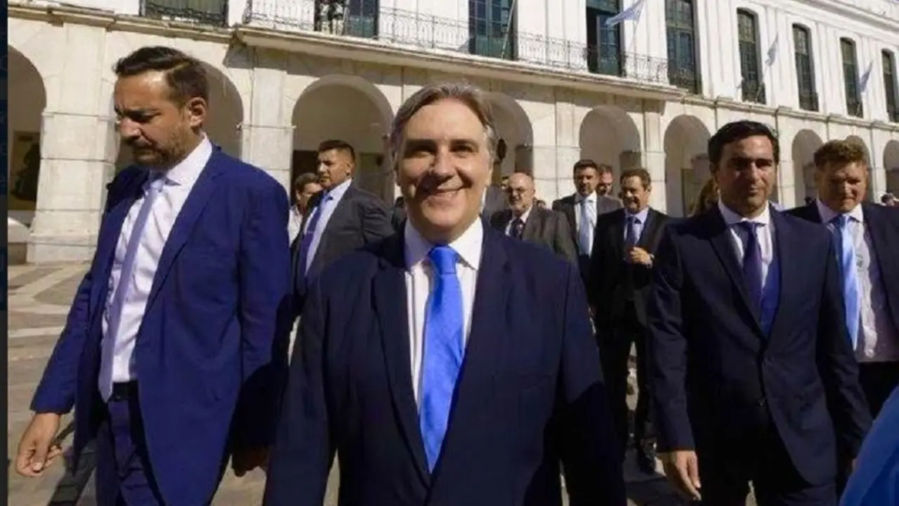 Intendente de Córdoba utilizó los superpoderes para echar empleados públicos