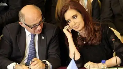 Cristina Kirchner se emocionó al recordar a Timerman: "No puedo preguntarle" Cristina Kirchner se emocionó al recordar a Timerman: "No puedo preguntarle"