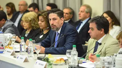 Paritaria docente: el ministro de Educación propuso negociaciones trimestrales Paritaria docente: el ministro de Educación propuso negociaciones trimestrales