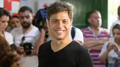 Axel Kicillof presenta el plan para mejorar la infraestructura escolar Axel Kicillof presenta el plan para mejorar la infraestructura escolar