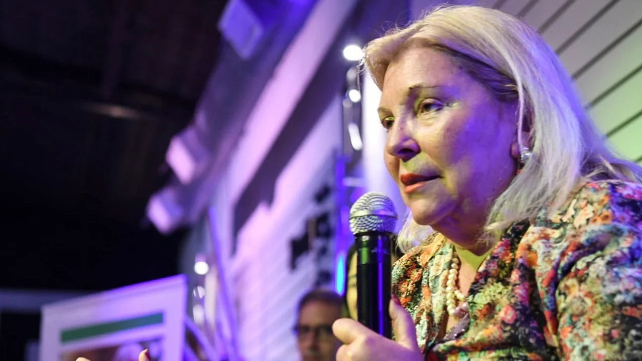 Elisa Carrió difundió un ofensivo mensaje machista contra una funcionaria y la destrozaron