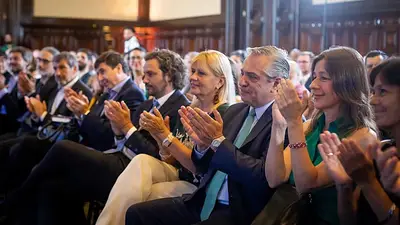 Alberto Fernández cumplió con la Ley Micaela y participó de una capacitación de género Alberto Fernández cumplió con la Ley Micaela y participó de una capacitación de género