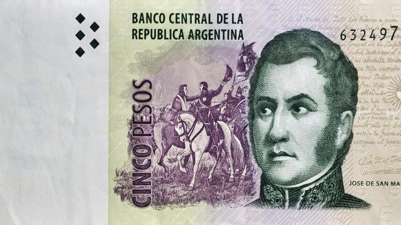 Advierten que habrá sanciones para quienes no acepten billetes de $5