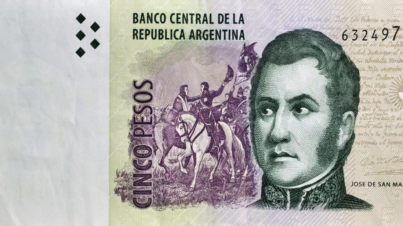 Advierten que habrá sanciones para quienes no acepten billetes de $5