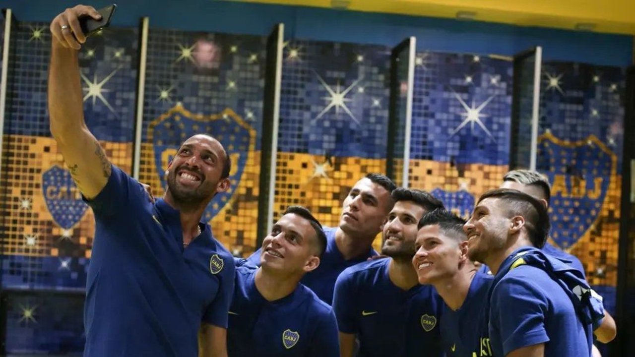 Se lesionó Esteban Andrada y los hinchas de Boca hacen desopilantes memes preguntando por las manos de Marcos Díaz