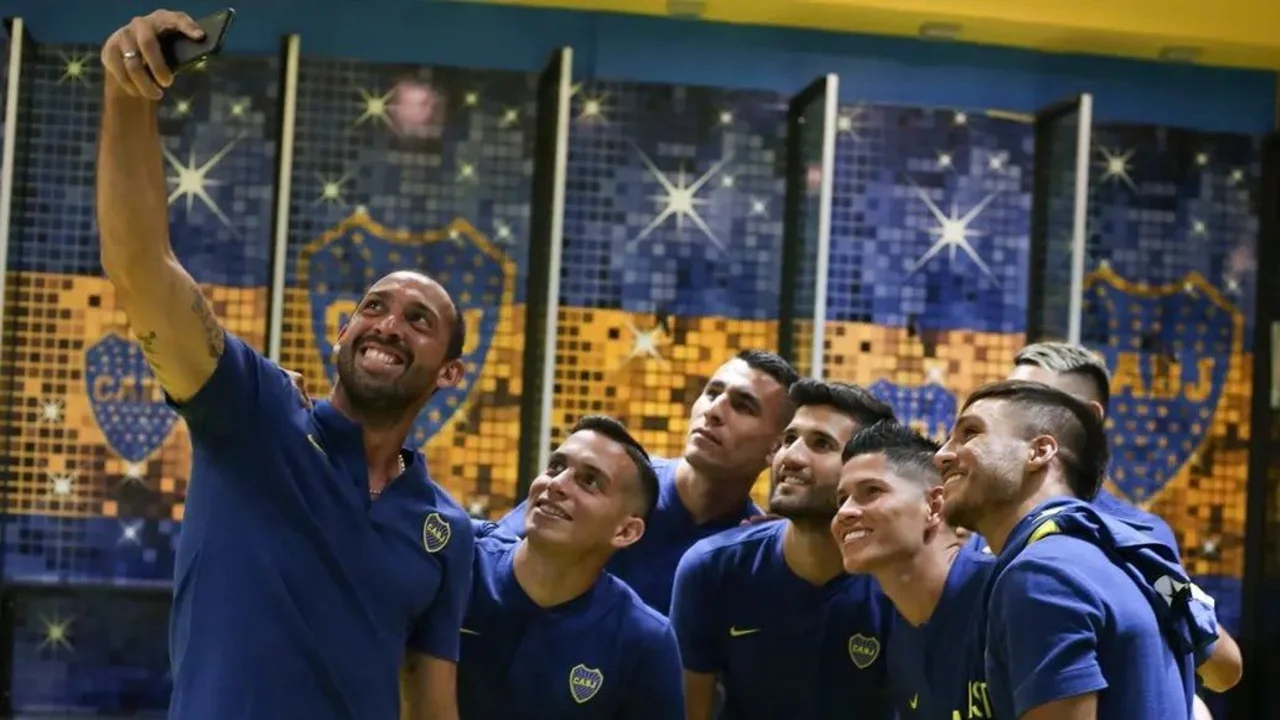 Se lesionó Esteban Andrada y los hinchas de Boca hacen desopilantes memes preguntando por las manos de Marcos Díaz