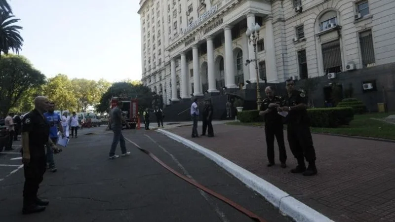 Encontraron explosivos en la oficina de una funcionaria de Defensa