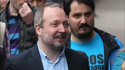 Polémico fallo: condenaron a Martín Sabbatella a seis meses de prisión por la aplicación de la ley de medios Polémico fallo: condenaron a Martín Sabbatella a seis meses de prisión por la aplicación de la ley de medios