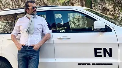 Mala noticia para Federico Álvarez Castillo: por el escándalo del cordero, Jeep abandona a Etiqueta Negra Mala noticia para Federico Álvarez Castillo: por el escándalo del cordero, Jeep abandona a Etiqueta Negra