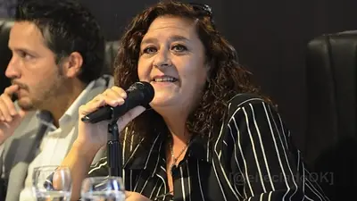 Una diputada le propuso a Elisa Carrió que “deje las drogas porque le hacen mal” Una diputada le propuso a Elisa Carrió que “deje las drogas porque le hacen mal”