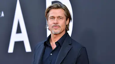 Brad Pitt provoca una descarga masiva de la aplicación de citas Tinder Brad Pitt provoca una descarga masiva de la aplicación de citas Tinder