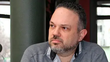 Kulfas denunció el hallazgo de un sobre con miles de dólares