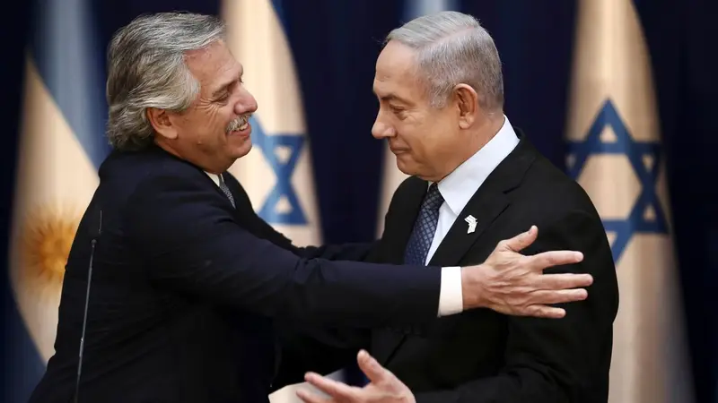 El premier israelí Benjamin Netanyahu agradeció a Alberto Fernández que mantenga la calificación de Hezbollah como grupo terrorista