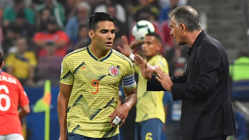 Radamel Falcao García tuvo que salir a negar que utiliza 'Tinder' en las redes sociales