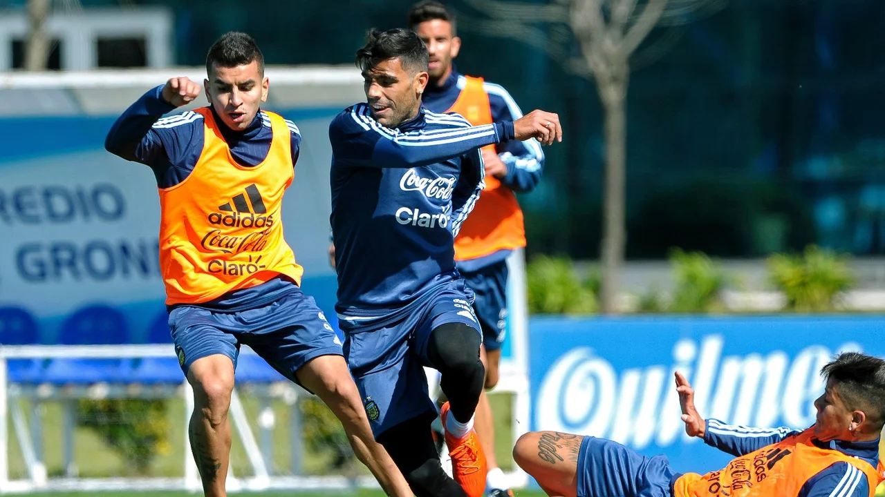 El padre de Augusto Fernández tiene cáncer y no quiere que su hijo regrese al fútbol argentino