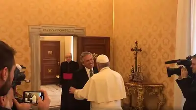 Alberto Fernández se reunió con el Papa Francisco en el Vaticano Alberto Fernández se reunió con el Papa Francisco en el Vaticano