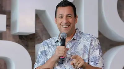 Con el estreno de Diamantes en bruto, Adam Sandler selló un acuerdo con Netflix para 4 películas más Con el estreno de Diamantes en bruto, Adam Sandler selló un acuerdo con Netflix para 4 películas más