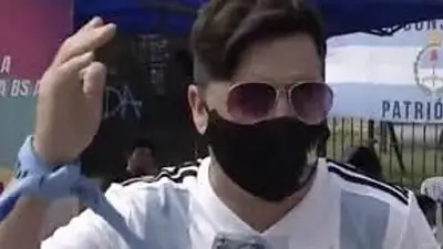 Apareció la petisa: el militante "pro vida" publicó un video junto a su mamá Apareció la petisa: el militante "pro vida" publicó un video junto a su mamá