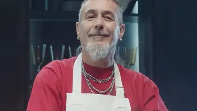 El Mono de Kapanga consiguió trabajo como cocinero: "Algo aprendí" El Mono de Kapanga consiguió trabajo como cocinero: "Algo aprendí"