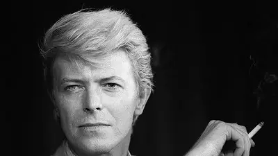 Exmiembros de su banda y grandes figuras de la música homenajean a David Bowie, que cumpliría 74 años Exmiembros de su banda y grandes figuras de la música homenajean a David Bowie, que cumpliría 74 años